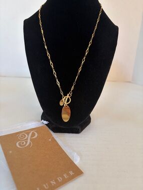 Plunder Gold Oval Pendant Toggle Necklace